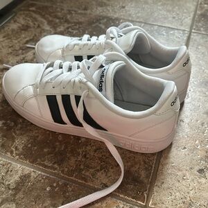 adidas neo cloud foam women’s 7 1/2 sneakers